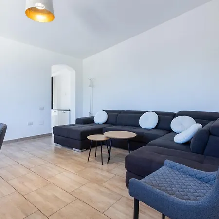 Apartment Guesthost - I Mandorli Between Sea & Center