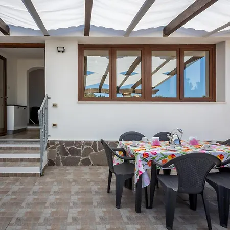 Apartment Guesthost - I Mandorli Between Sea & Center Quartu SantʼElena